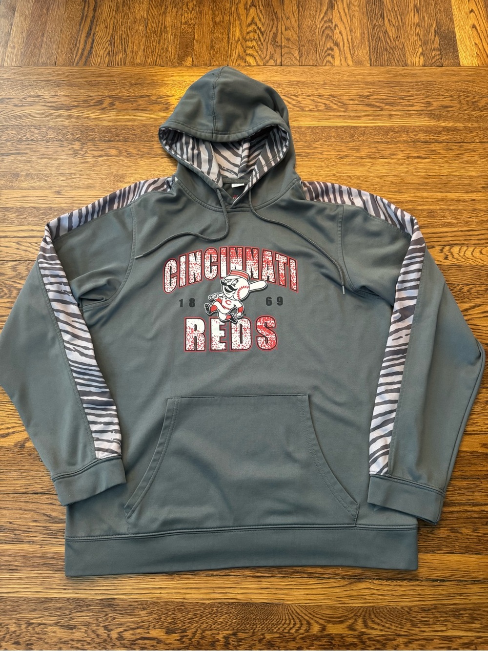 Cincinnati Reds Gray (MAJESTIC ) ZUBAZ Hooded Pullover Sweatshirt